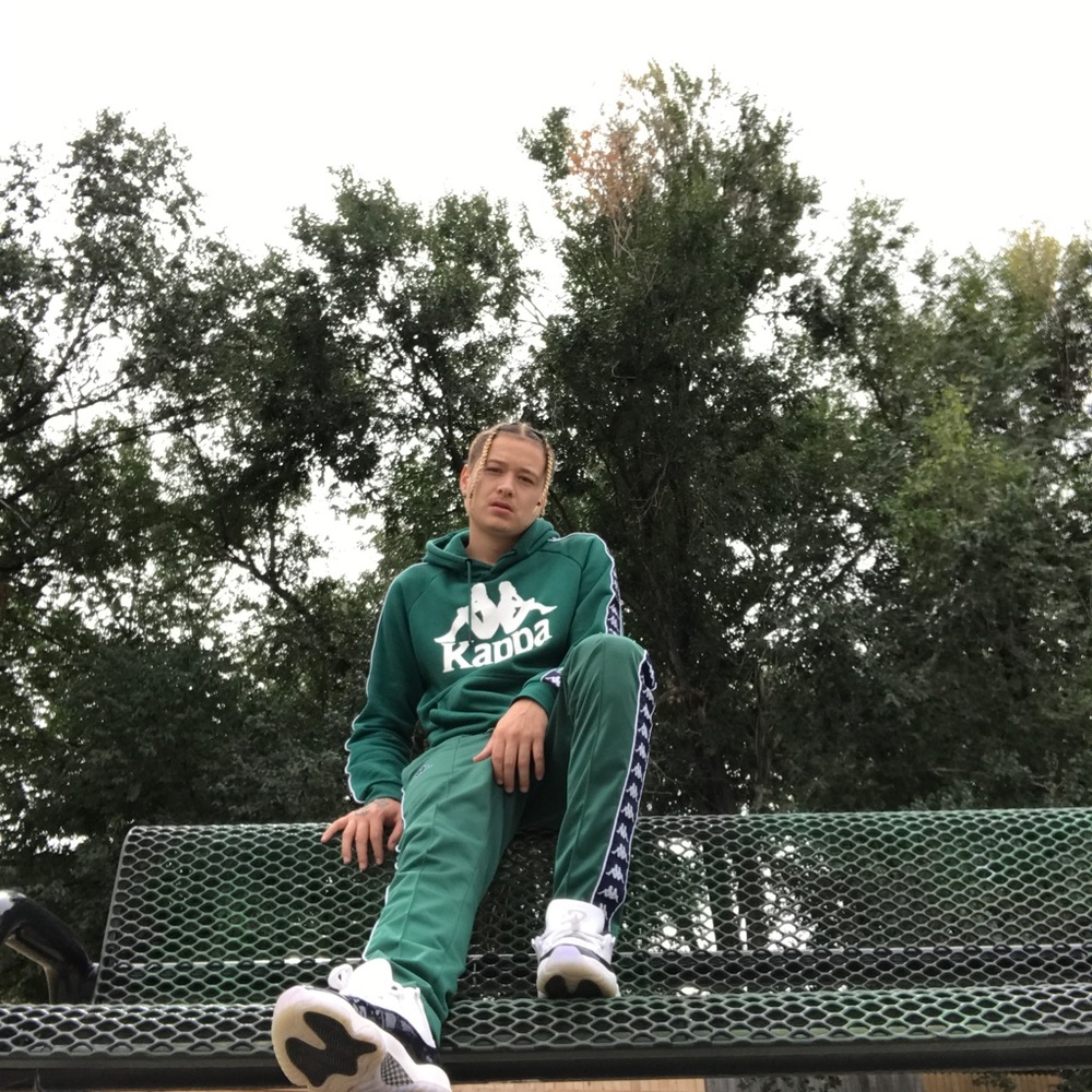 Meet your Posher, Dyllon